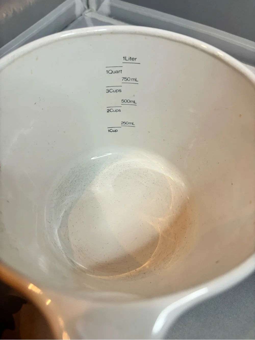 Corning Ware M-68-B White 1 QT Sauce Maker Measuring Cup Dual Spout